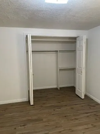 369 W 800 N — Photo 13