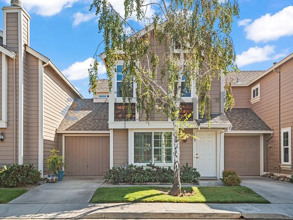 5220 Macaw Ct