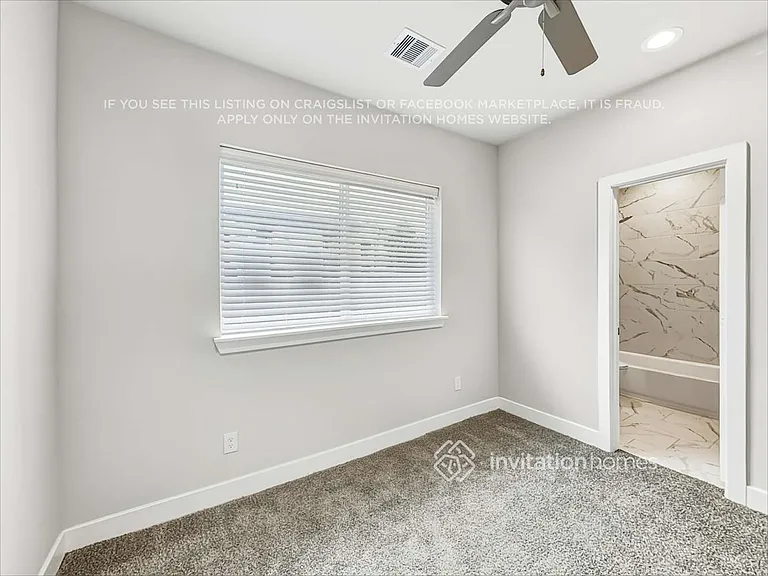 10534 Executive Lake Dr — Photo 16