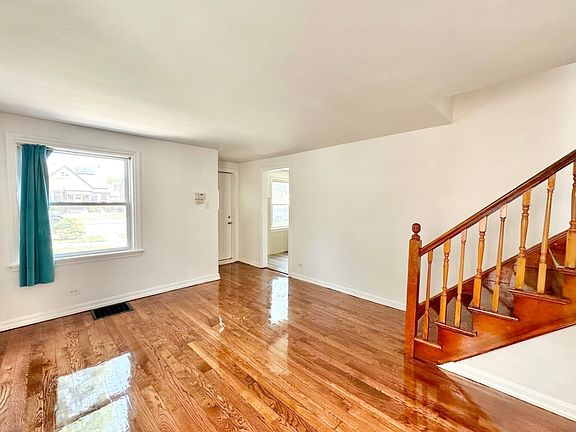 3rd image of 11104 S Avenue C