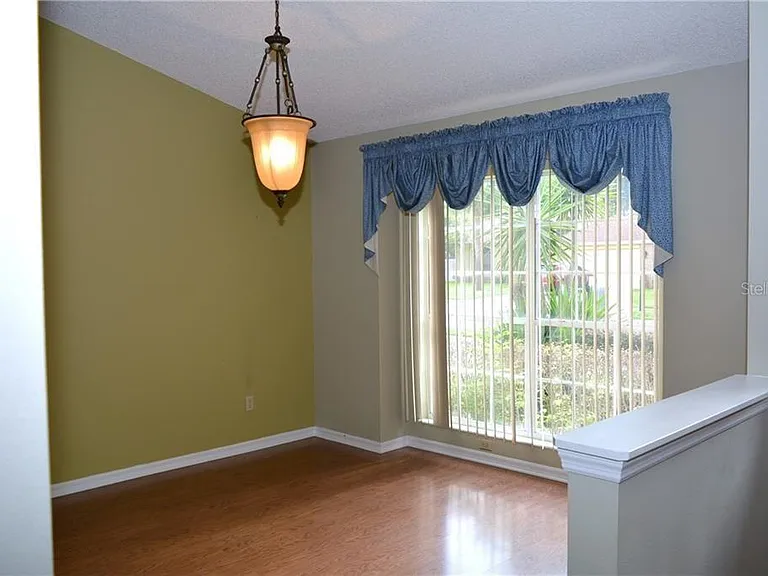 821 Laurelcrest Dr — Photo 11