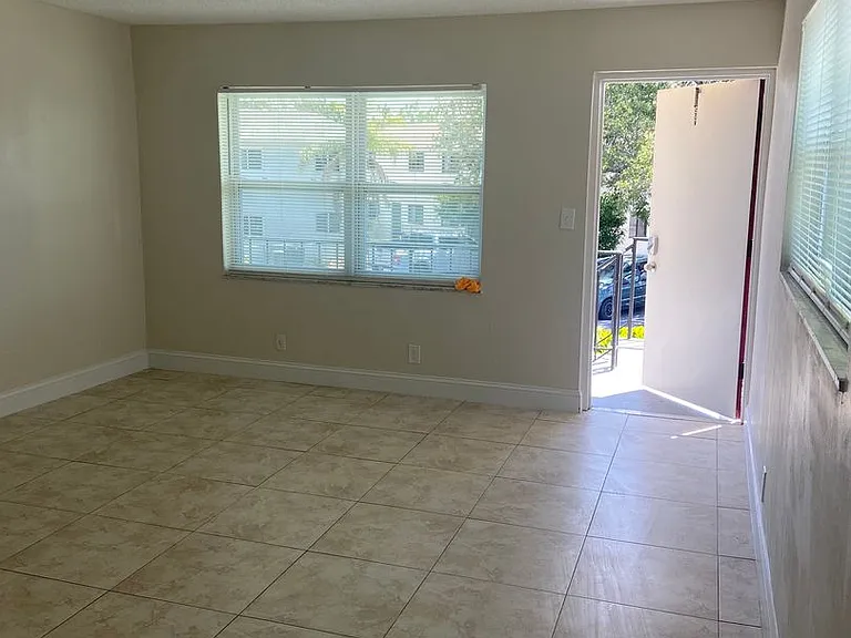 GEM COVE APARTMENTS — Photo 10