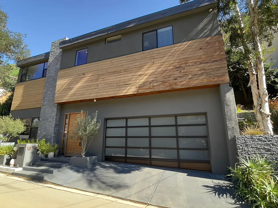 1854 Franklin Canyon Dr