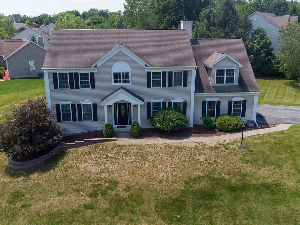 1st image of 5 Moreland Dr