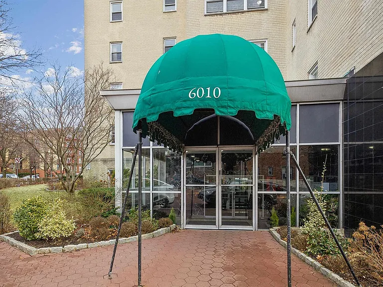 6010 Kennedy Blvd E #47 — Photo 10