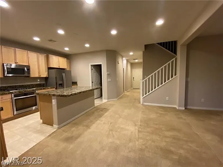 8065 Ancient Oaks Ave — Photo 3