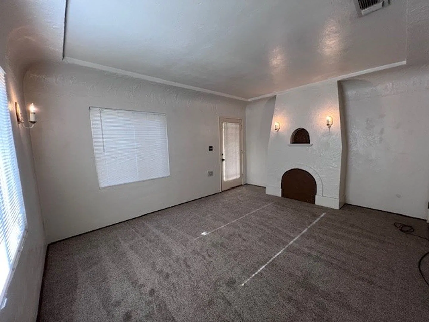 Beautiful Land Park Duplex — Photo 3
