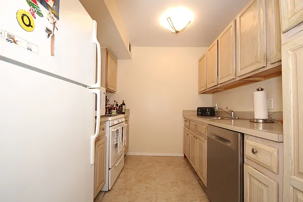 Sold by Sotheby's International Realty | media 14