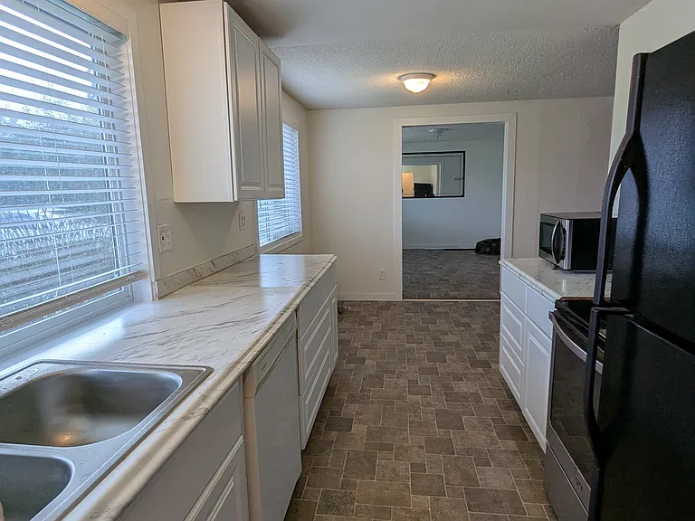 19113 Loganberry St SW — Photo 4