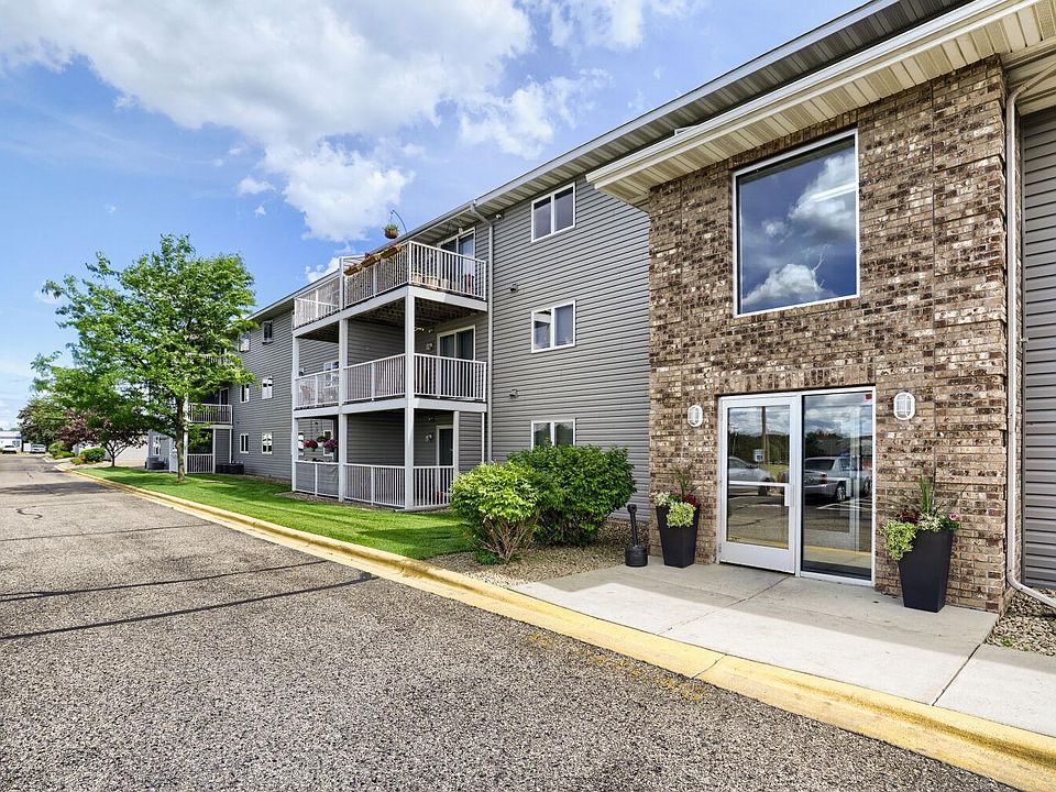 1st image of 880 Lyn Way Unit 304