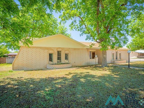 2nd image of 3018 Belmont Dr