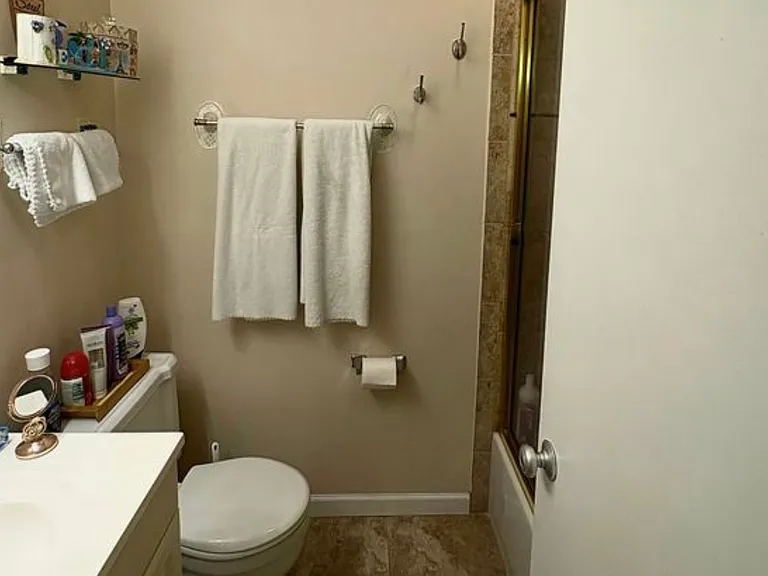 368 Harbour Dr — Photo 12