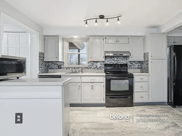 5240 Orchard Hill Dr — Photo 4