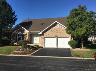 233 Windsor Dr, Bartlett, IL 60103
