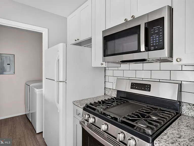 714 Woodhollow Dr — Photo 9