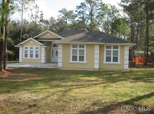 9823 N Cortlandt Dr, Citrus Springs, FL 34434