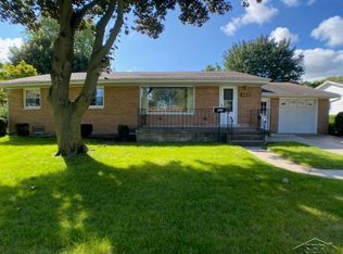 903 Meadowlawn St, Saginaw, MI 48604
