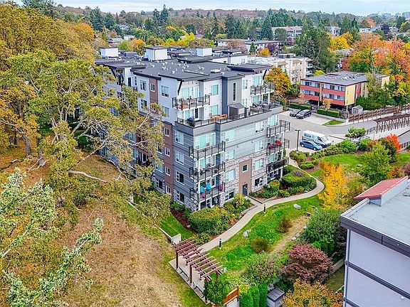 3rd image of 1016 Inverness Rd #104