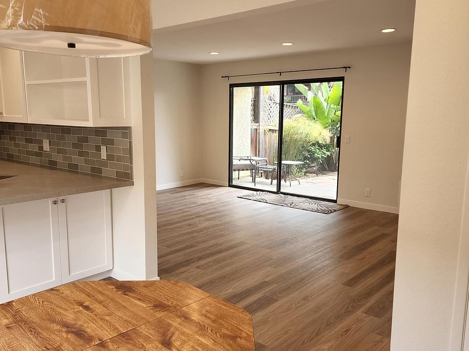 1st image of 7 Mission Plaza Dr