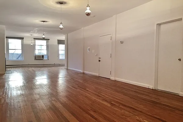 Rented by Compass | media 25