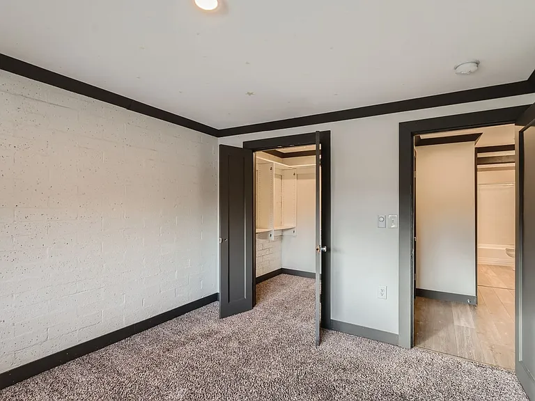 415 E 84th St — Photo 15