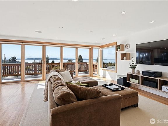 2nd image of 612 View Place