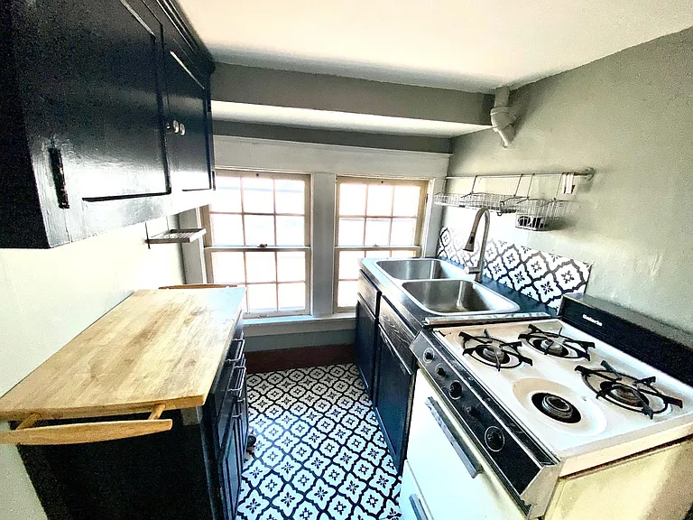 4819 Cass St #4 — Photo 4