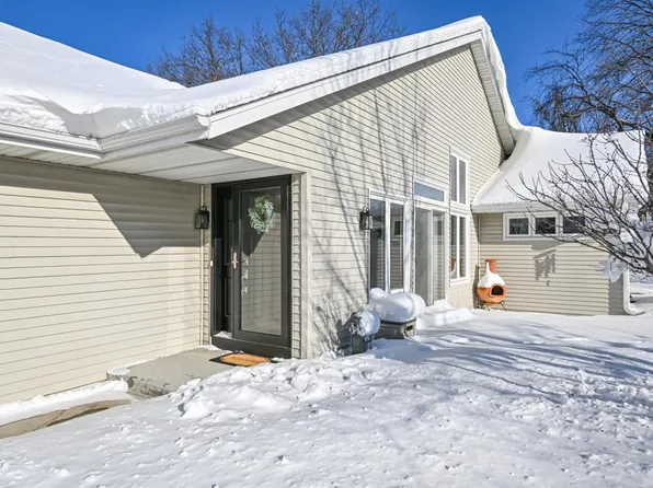 W196N11442 Shadow Wood DRIVE, Germantown, WI 53022