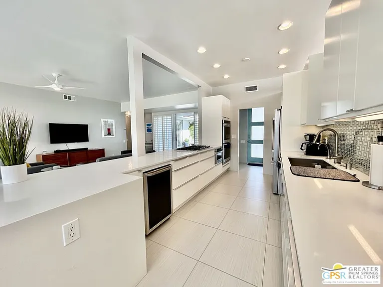306 Desert Lakes Dr — Photo 11
