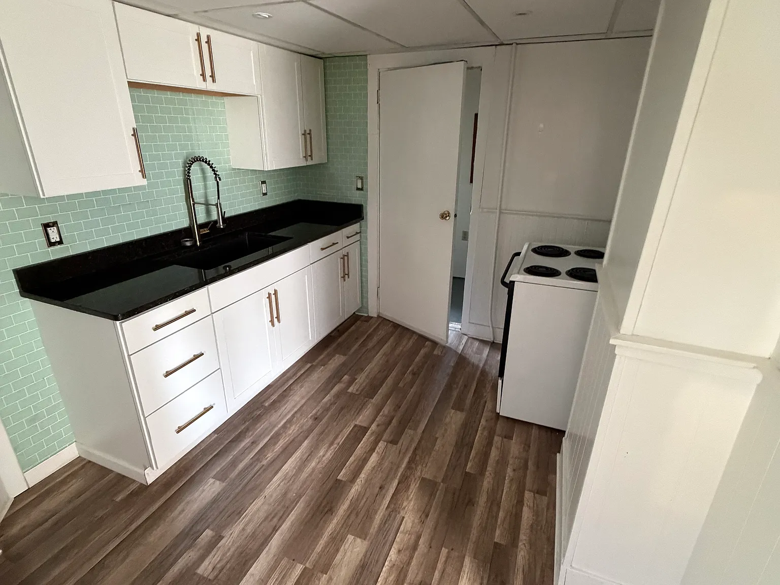 164 E Main St — Photo 1