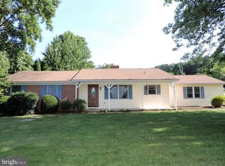 110 Southview Dr, York, PA 17402