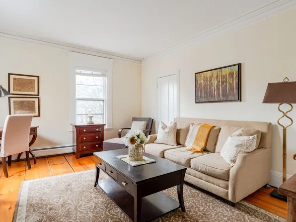 270 Brackett St #3, Portland, ME 04102