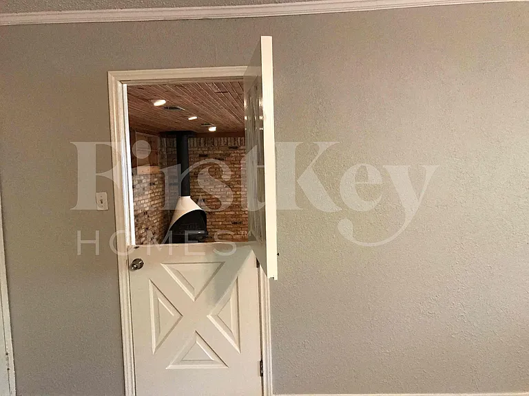 2710 Peachtree Ln — Photo 30