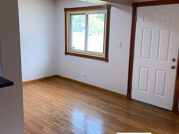 5th image of 2658 Woodview Ct