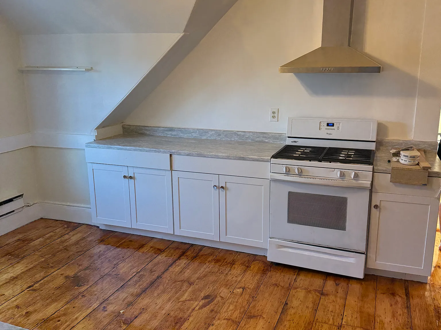 3 bed, $2,500 — Photo 2