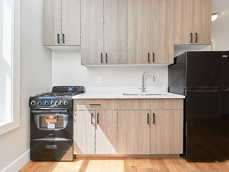 1421 Lincoln Pl #2B — Photo 1