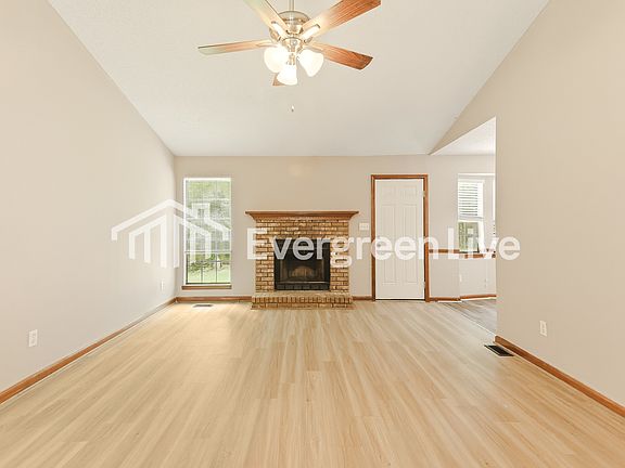 3rd image of 5246 Briarwood Cir