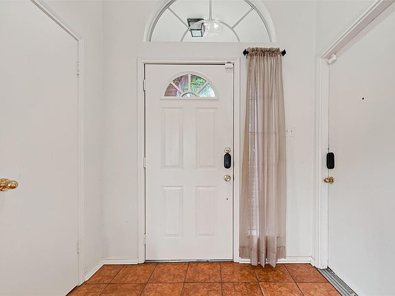 4th image of 13667 Paxton Dr