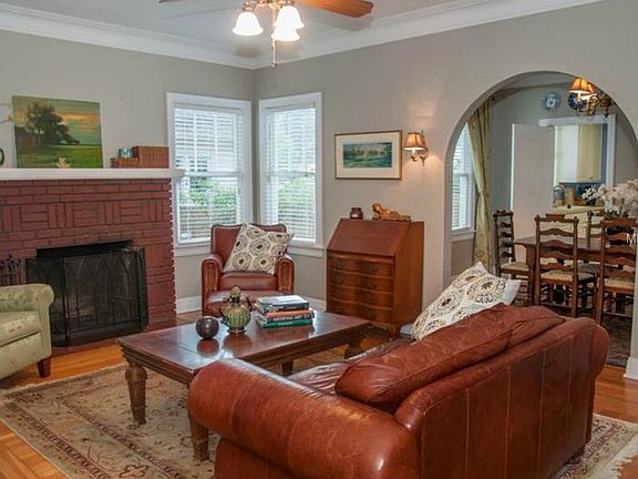 4th image of 2424 Woodlawn Cir W