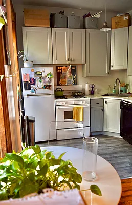 Rented by Oxford Property Group | media 12