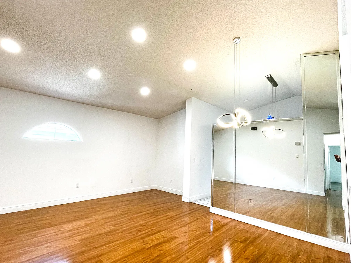Building Photo - 5851 Bristol Ln