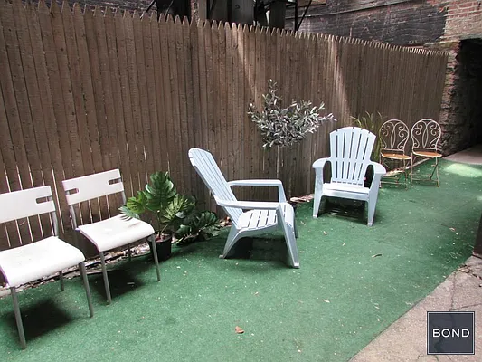 Rented by Bond New York | media 35