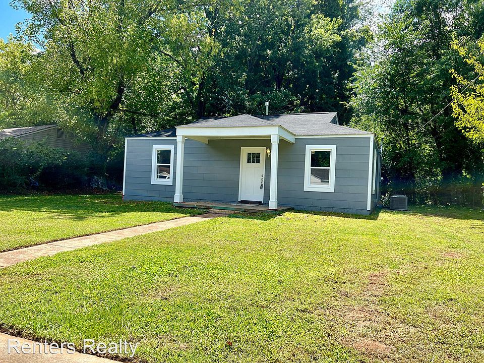 1st image of 1015 Fairway Dr NW