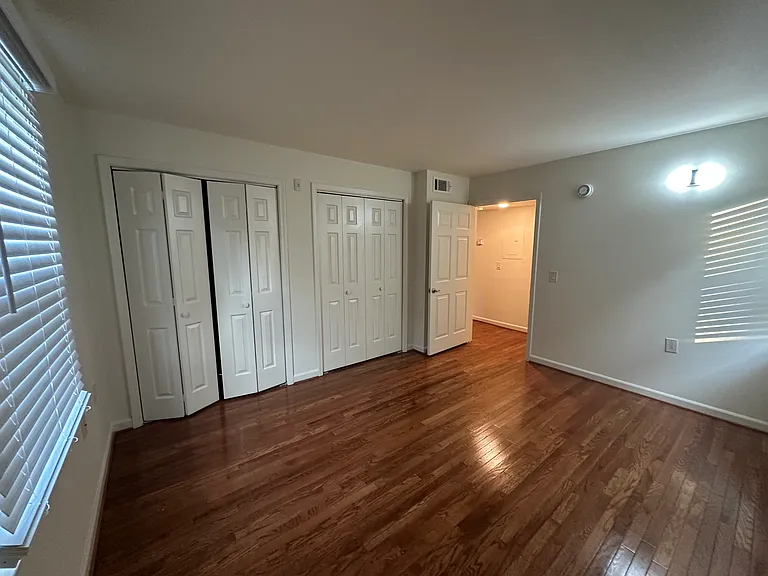 2905 Burch Ave #10 — Photo 28