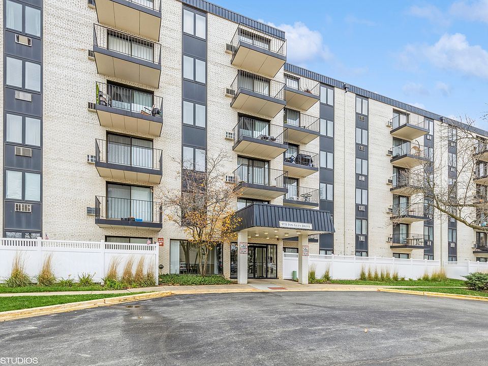1st image of 9731 N Fox Glen Dr APT 1B