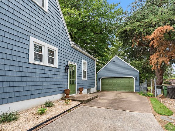 5th image of 2415 N Elm St