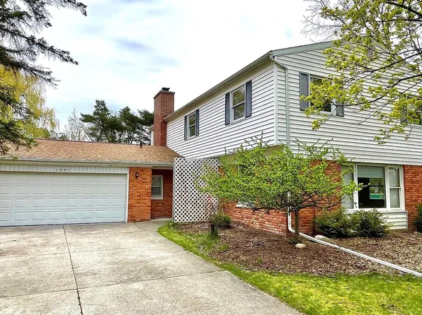 1351 Tomah Dr, Mount Pleasant, MI 48858