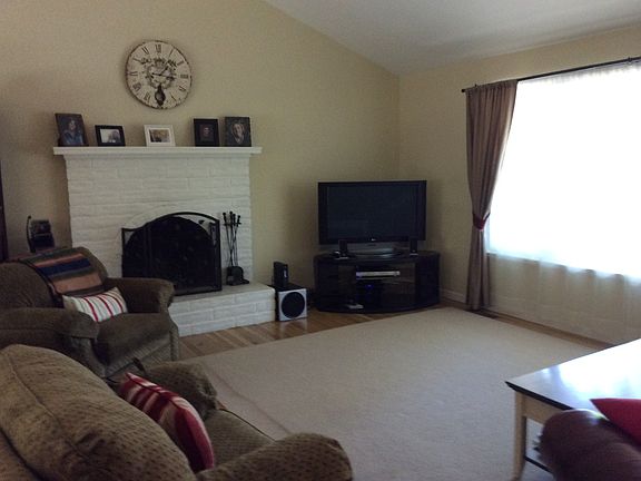 3rd image of 450 Plum Tree Ct
