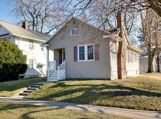 1937 W 3rd St, Waterloo, IA 50701