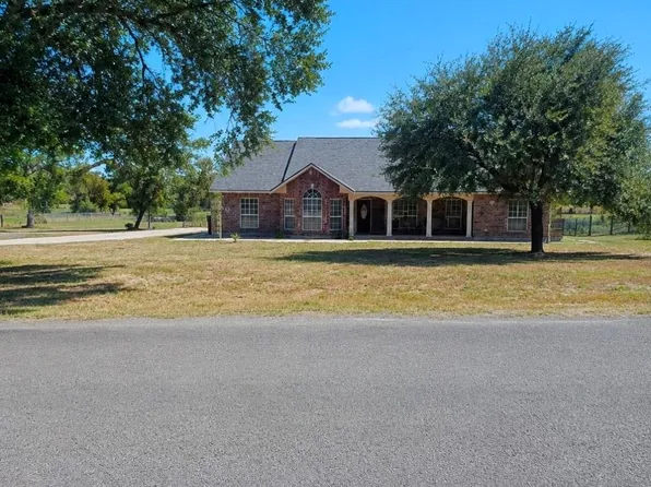 108 Deer Ridge Dr, La Vernia, TX 78121